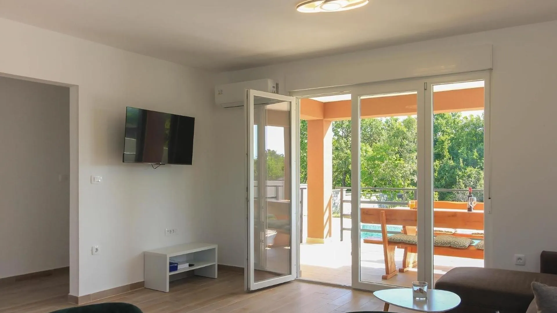 Ferienhaus Mit Privatpool Fuer 5 Personen Ca 95 Qm In Stokovci, Istrien Binnenland Von Istrien Croatia