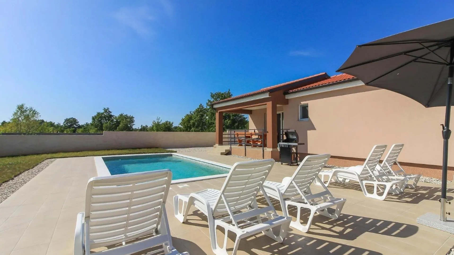 Ferienhaus Mit Privatpool Fuer 5 Personen Ca 95 Qm In Stokovci, Istrien Binnenland Von Istrien