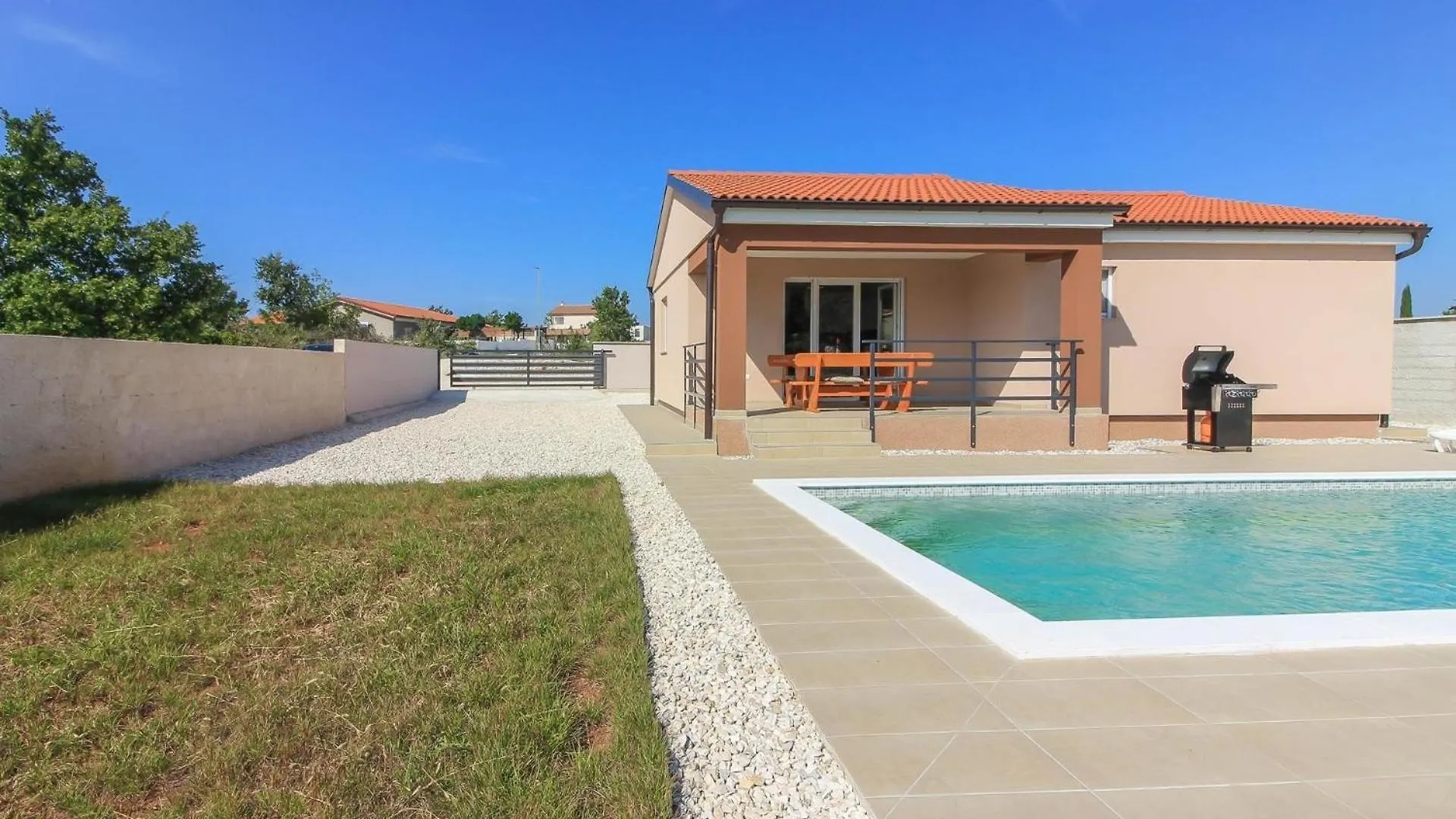 Ferienhaus Mit Privatpool Fuer 5 Personen Ca 95 Qm In Stokovci, Istrien Binnenland Von Istrien Holiday home Stokovci